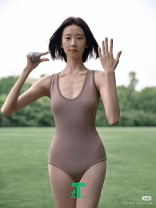 张艺凡 原图去衣-脱衣论坛-社区-秘密图库